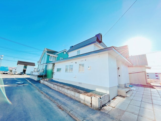 【外観】 | 北見市田端町１２３番地１６　中古売家 | 価格には消費税、リフォーム費用を含みます。