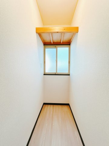 北見市田端町１２３番地１６　中古売家の収納|【リフォーム後】１階収納です。