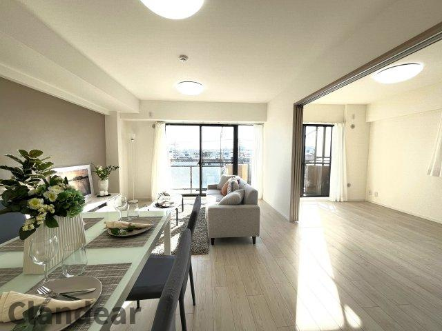 ライオンズマンション東堀切二丁目の居間・リビング|ドキドキの新生活も、安心してスタート。ぴったりの住まいを見つけませんか？クランディアが一緒に住まい選びをサポートします‼　まずは、お気軽にお問合せください　＃クランディア