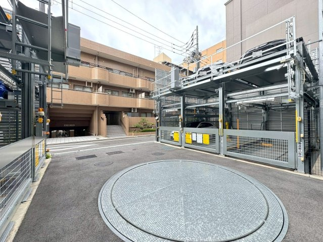 ◆２沿線利用可◆南向きにつき陽当たり良好◆床暖房付き◆収納豊富◆ジオ京都二条の駐車場|駐車場