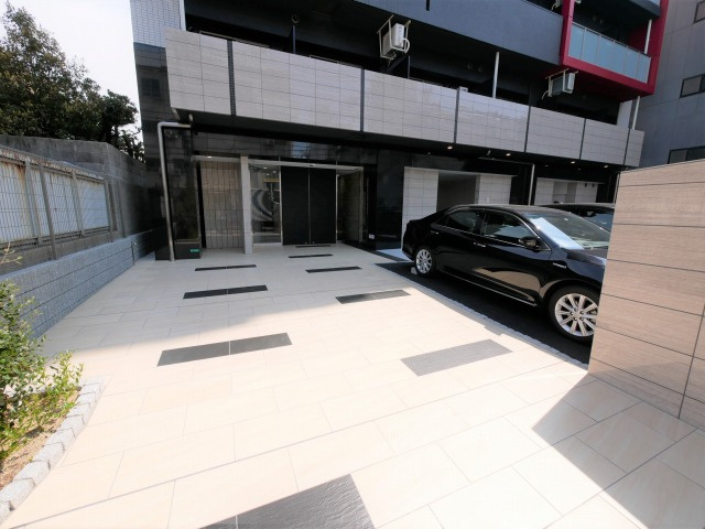 ラシーヌ天王寺町南のエントランス