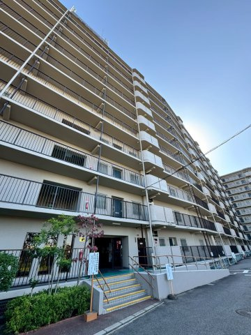 寝屋川コーポラスの外観|JR学研都市線「星田」駅まで徒歩約17分です。