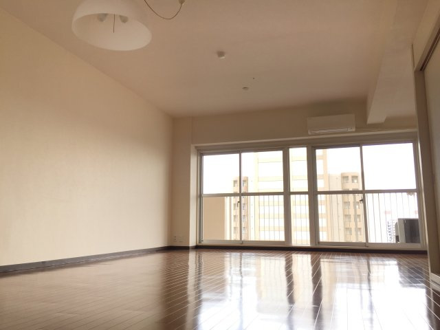 東大島ファミールハイツ１号館の居間・リビング