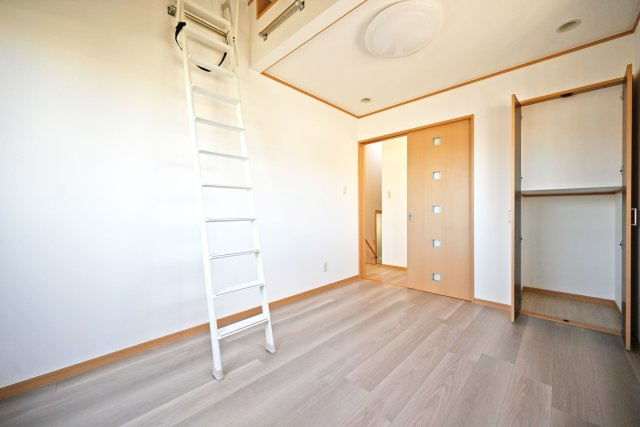 宝塚市高司3丁目中古戸建｜4LDK+駐車2台可(車種制限有)の洋室|-洋室6帖(2F)-