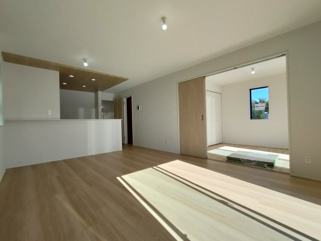 三郷市　鷹野5丁目　新築戸建　全2棟の居間・リビング|使いやすい居間です