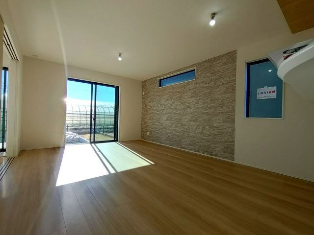 三郷市　鷹野5丁目　新築戸建　全2棟の居間・リビング|リビングです