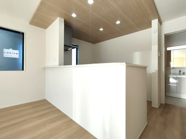 三郷市　鷹野5丁目　新築戸建　全2棟のキッチン|お料理しやすいキッチンです