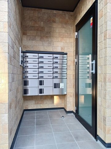 ヒカルサ坂戸芦山町のエントランス