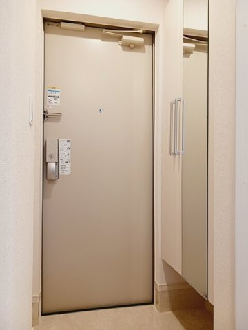 ヒカルサ坂戸芦山町の玄関