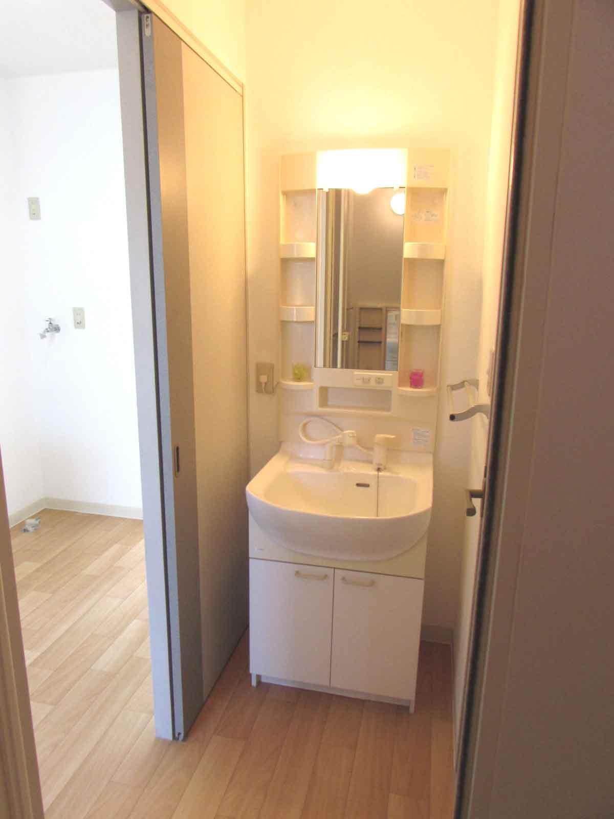 グランデソーニョB棟の独立洗面台|洗面化粧台