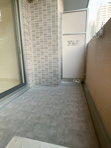 レオンコンフォート難波のバルコニー