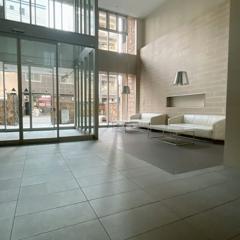 レオンコンフォート難波のロビー