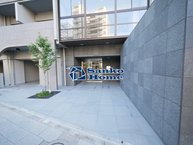 プラシア北千住のエントランス