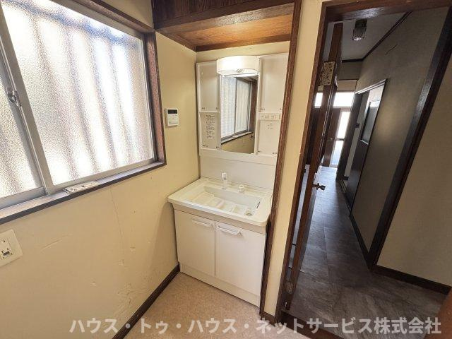 松戸市大橋戸建の洗面所