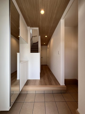 【玄関】 | 香美市土佐山田町宝町４丁目/３号棟