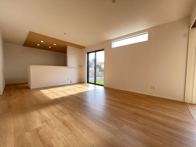 【居間・リビング】 | 香美市土佐山田町宝町４丁目/３号棟