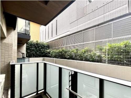 【バルコニー】