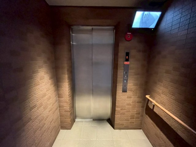【その他共用部分】 | プライムスクエア住吉公園 | 【エレベーター】荷物が多い日も楽々にお部屋に持っていけますね！