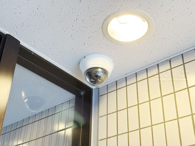 【防犯設備】 | グリーンキャピタル中野江原町 | 建物や敷地の隅々に目を光らせる防犯カメラが設置されています。現地を見学される際には、カメラの存在やその台数にも意識を払ってみてください。～即日のご見学可能～　お問合せはお気軽にどうぞ。
