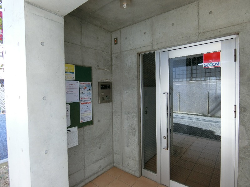 神戸市須磨区須磨浦通４丁目の賃貸マンションのエントランス
