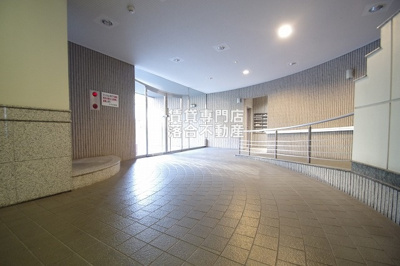 【ロビー】 | サンコリエS | 清潔感のある落ち着いたロビー♪