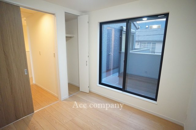 【子供部屋】 | 東大阪市大蓮東4丁目 | 【2階：洋室4.5帖】バルコニーに面したお部屋☆クローゼット完備です♪