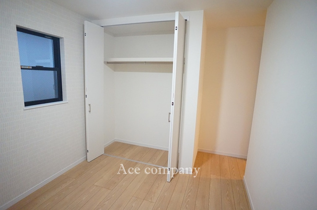 【子供部屋】 | 東大阪市大蓮東4丁目 | 【2階：洋室5.5帖】クローゼット完備です♪