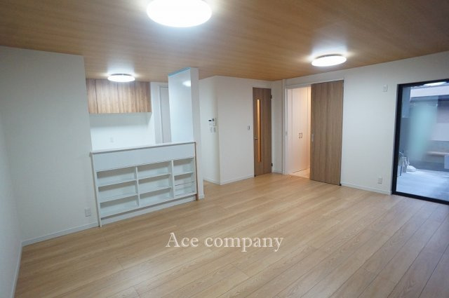 【居間・リビング】 | 東大阪市大蓮東4丁目 | 【LDK：ゆったり18.7帖！】