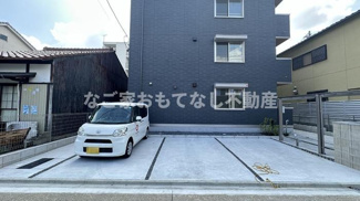 【駐車場】