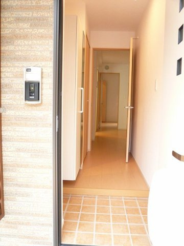 コナン・レジデンスの玄関