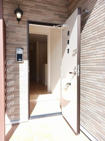 フェリース・フミーの玄関