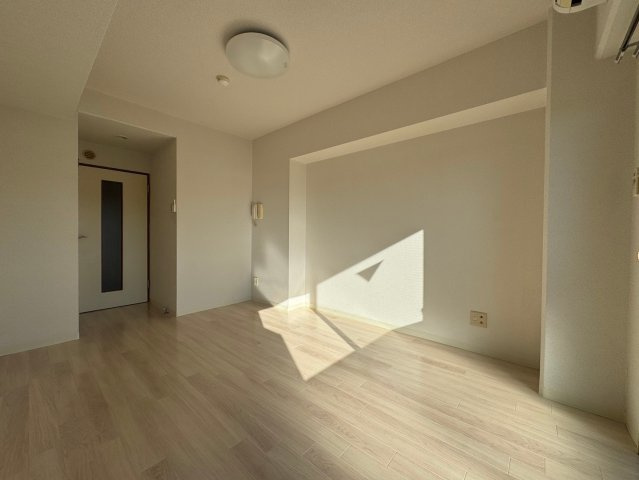 稲城市矢野口の賃貸マンションの居間・リビング