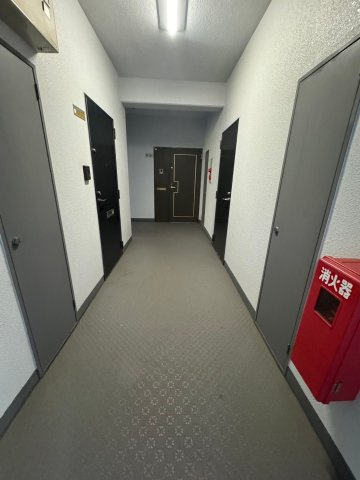 稲城市矢野口の賃貸マンションのロビー