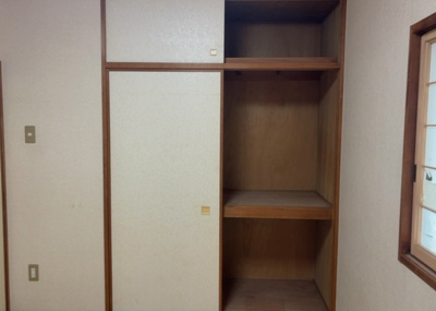 【収納】 | レクセル相模原 | デザイン性を重視しすぎて収納が少なかった！なんてことにならないため、事前に現地で収納の数を確認しておくことをお勧めします。クローゼット以外にも床下収納や屋根裏収納、パントリーなどもチェックしましょう。