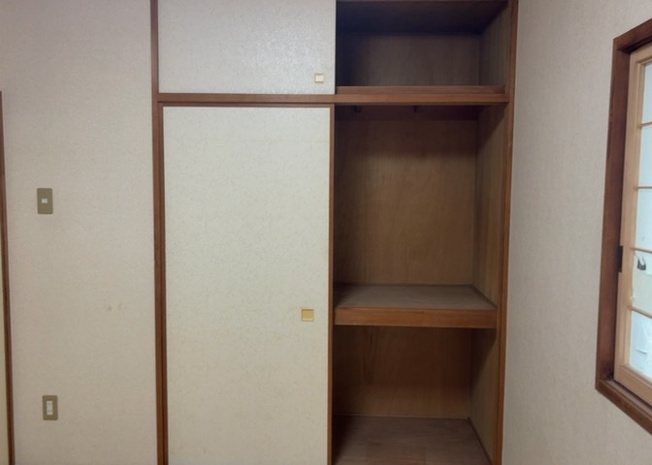 【収納】 | レクセル相模原 | デザイン性を重視しすぎて収納が少なかった！なんてことにならないため、事前に現地で収納の数を確認しておくことをお勧めします。クローゼット以外にも床下収納や屋根裏収納、パントリーなどもチェックしましょう。
