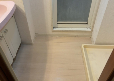 【脱衣所】 | レクセル相模原 | 洗面脱衣所は「体を綺麗に整える場所」という目的と役割を持っています。そして便利で使い勝手のいい「体を綺麗に整える場所」にするためには、配置や動線、照明や収納計画をしっかりと検討しておく必要があります。