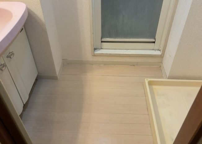 【脱衣所】 | レクセル相模原 | 洗面脱衣所は「体を綺麗に整える場所」という目的と役割を持っています。そして便利で使い勝手のいい「体を綺麗に整える場所」にするためには、配置や動線、照明や収納計画をしっかりと検討しておく必要があります。