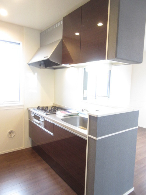 カーサ・コローナのキッチン|★ガス３口グリル付システムキッチン★