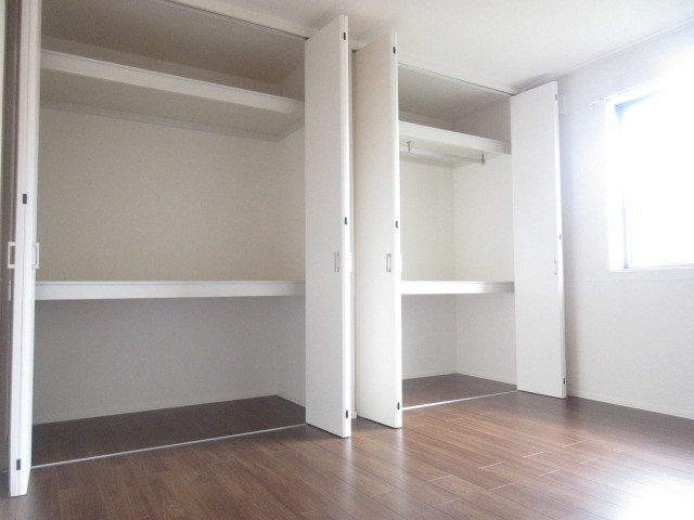 カーサ・コローナの収納|★壁一面の収納スペース★