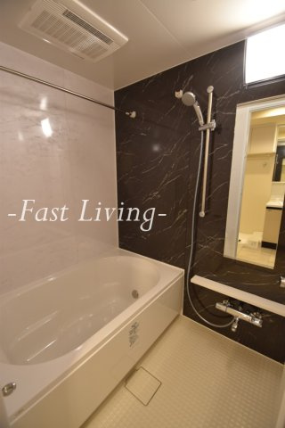 ルフォンプログレ四谷の浴室