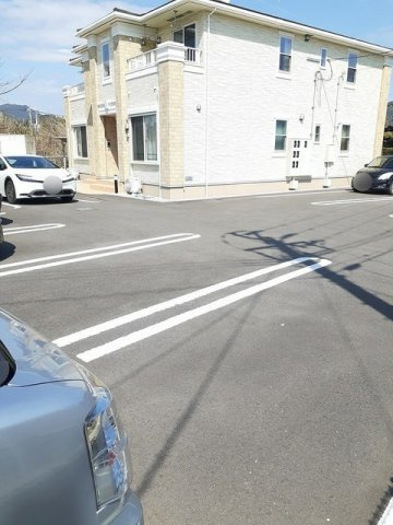 サンシャイン・Ｓの駐車場