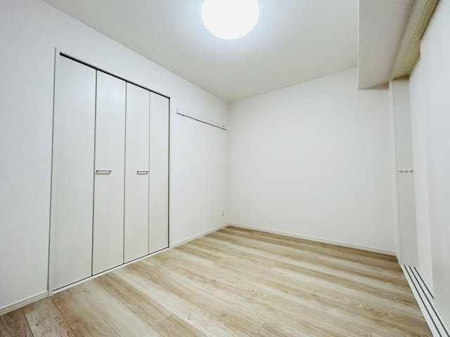 ペンシエロの居間・リビング|反転タイプのお写真になります。