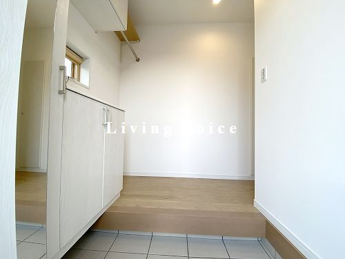 【仲介手数料０円】秦野市今泉　中古一戸建ての玄関|秦野市今泉　中古一戸建て