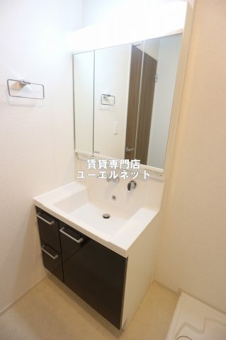 【独立洗面台】 | マシオンレーヴ豊南 | 清潔感ある独立洗面台で毎日気持ちよく♪