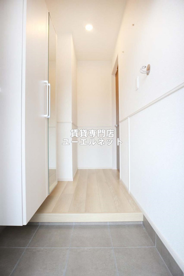 【玄関】 | マシオンレーヴ豊南 | 住まいの顔ともなる玄関