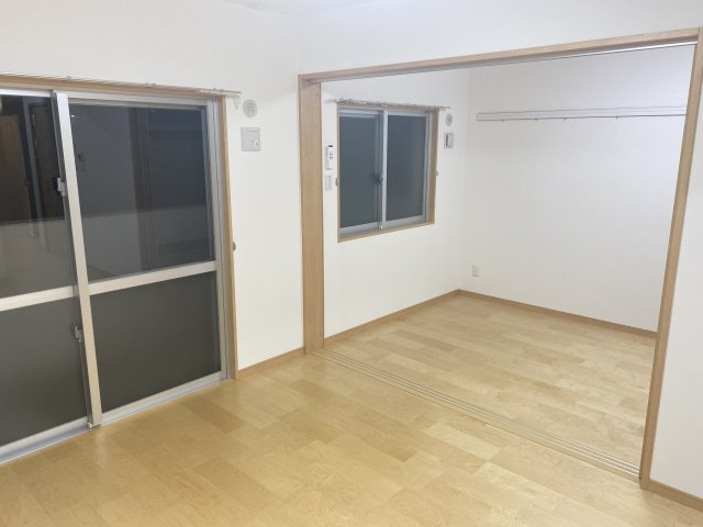 グランドソレイユカカズⅡの居間・リビング