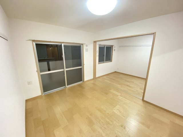 グランドソレイユカカズⅡの居間・リビング