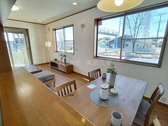【居間・リビング】 | 東松山市石橋 | 開放感があり日当たり良好です