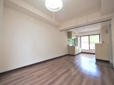 【居間・リビング】 | 産友ビル麦田町 | 明るい居室