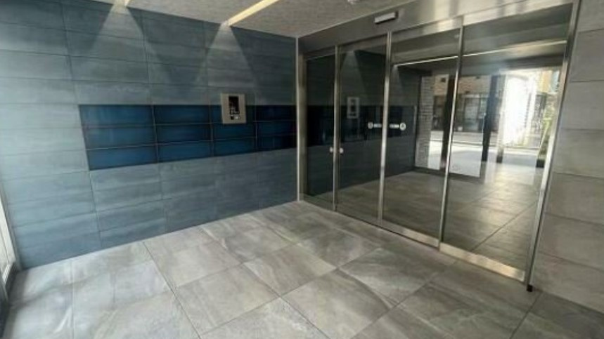 ＡＬＴＥＲＮＡ日暮里のエントランス